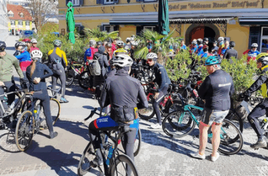 Feature jedermann tour