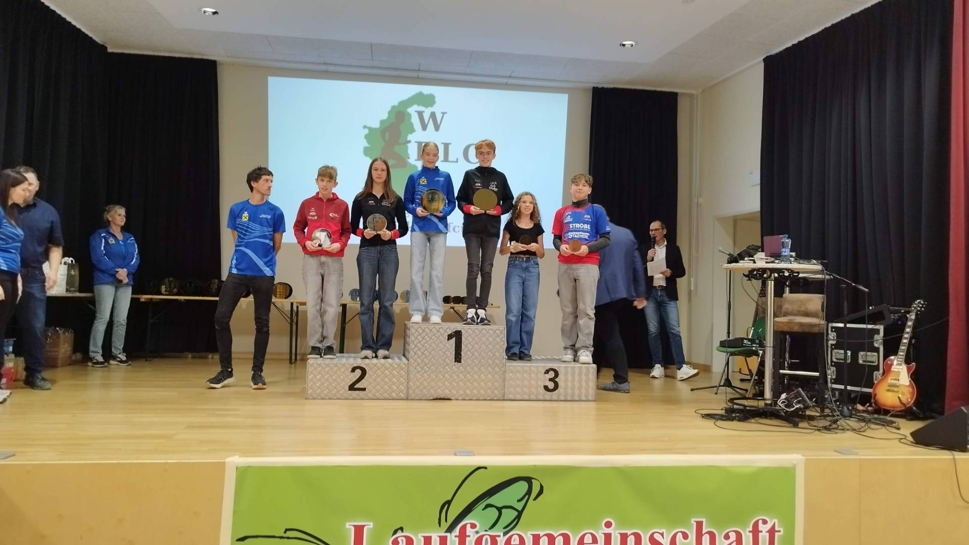 Laufen -rtr-weiz-blc-rtr-atus-weiz-IMG_20251108_163844--WBLC Gesamtsiegerehrung 2025