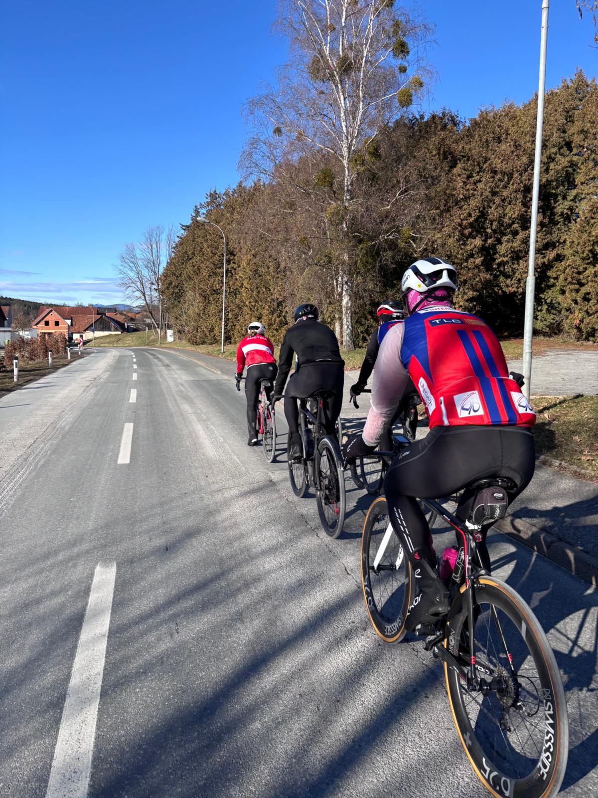 Allgemein Laufen Rennrad und MTB -rtr-weiz-WhatsApp-Image-2025-12-31-at-13.25.57-Silvesterlauf und -ausfahrt 2025