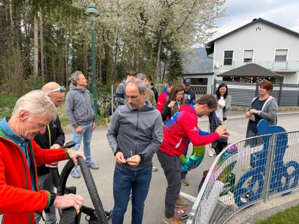 Allgemein -rtr-weiz-rtr-atus-weiz-WhatsApp-Image-2026-04-17-at-20.02.523--1024x768-Hermann Votter feierte seinen 60. Geburtstag