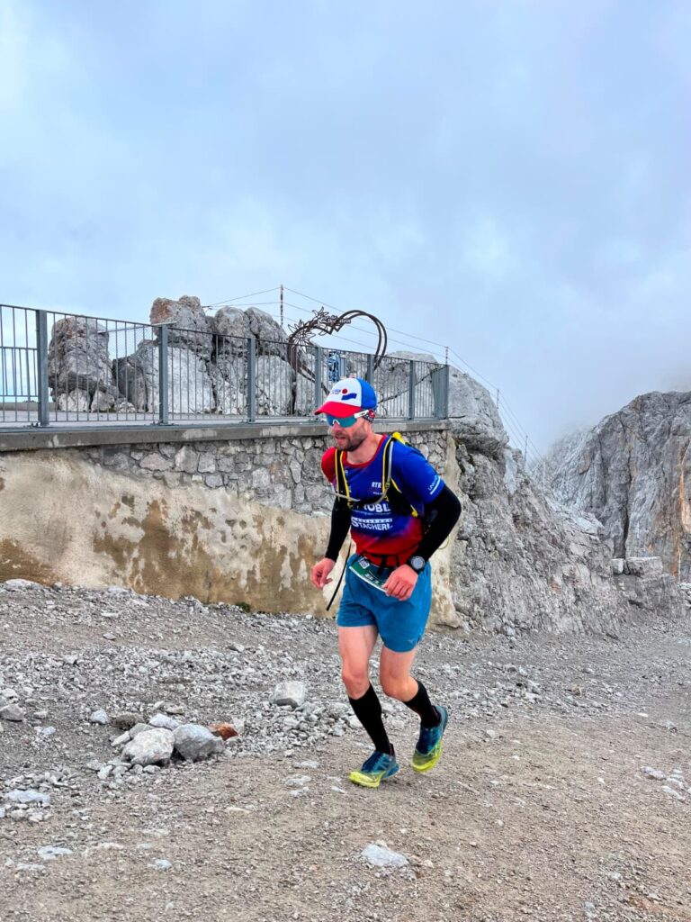 Laufen -rtr-weiz-51d61a73-bcc7-4d62-9613-d0df52c94507-768x1024-Skyrace beim Torlauf in Ramsau am Dachstein